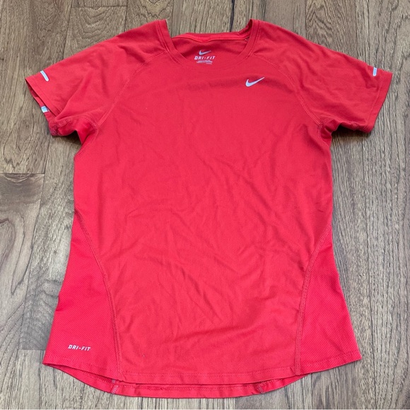 Nike Tops - NIKE DRI-FIT short sleeve running shirt woman’s size small
